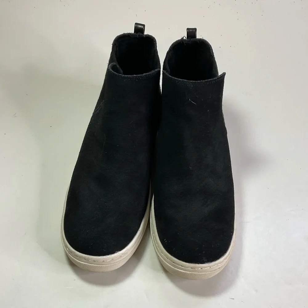 Skechers Goldie Never Tell Hidden Wedge Suede Slip On Boots Size‎ 8.5